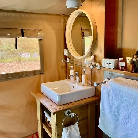Luxury tent Domus Olea Glamping *