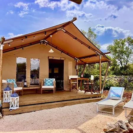 Domus Olea Glamping チェーリエ・メッサーピカ